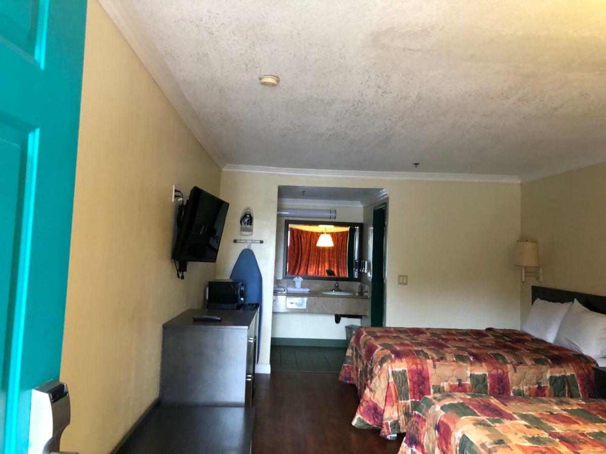 Travelers Inn LAX/Lawndale Bagian luar foto